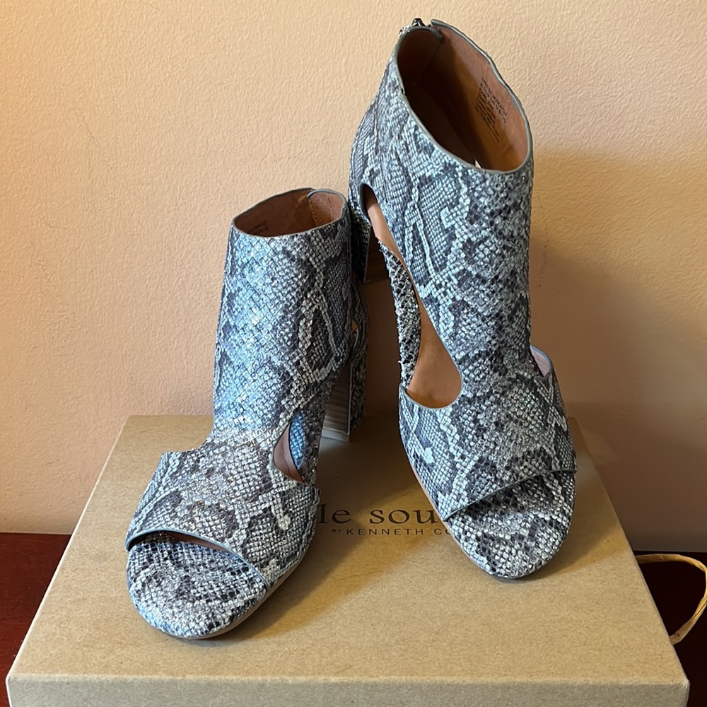 🌺Final Price🌺Gentle Souls Charlene Cover Peep Toe Heels Includes $4.99 Shipping